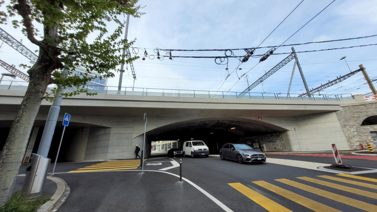 Le pont sur l’avenue d’Ouchy complètement terminé.