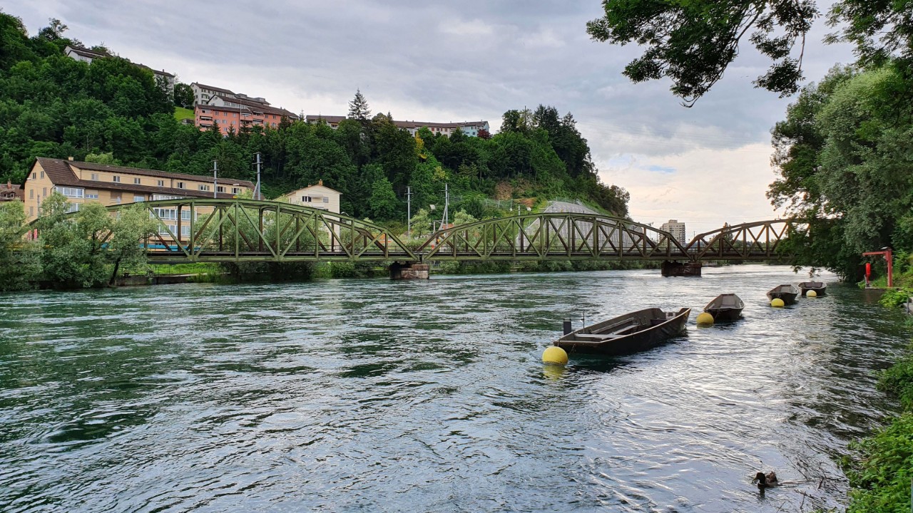 Die Reussbrücke im Bereich Fluhmühle ist Teil der Linie Zürich–Zug–Luzern.